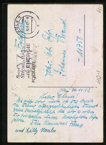 Künstler-AK Von der Wiege bis zur Bahre Formulare-Formulare, Mann verzweifelt am Papierberg, Scherz