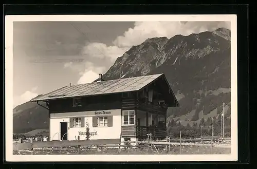 AK Oberstdorf, Pension Traun vor Bergwand