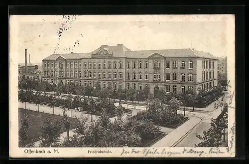 AK Offenbach a. M., Friedrichschule mit Strasse und Park aus der Vogelschau