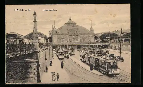 AK Halle a. S., Strassenbahnen vor dem Hauptbahnhof