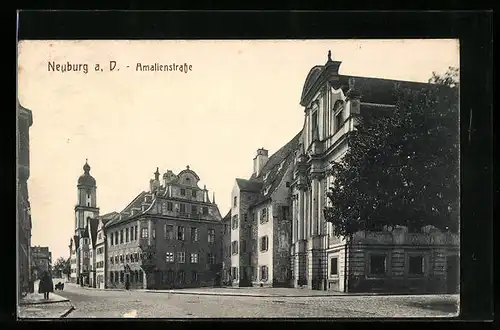 AK Neuburg a.D., Blick in die Amalien-Strasse