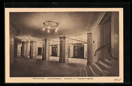 AK Meiningen, Landestheater, Vestibul mit Treppenaufgang, Innenansicht
