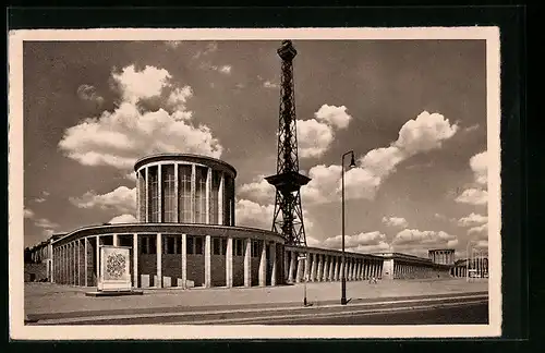 AK Berlin-Charlottenburg, Austellungshallen am Funkturm bei Sonnenschein