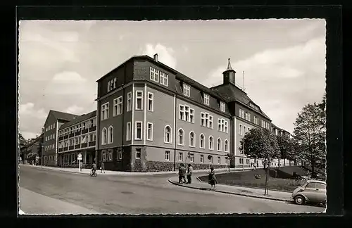 AK Clausthal-Zellerfeld /Oberharz, Strassenansicht auf die Bergakademie