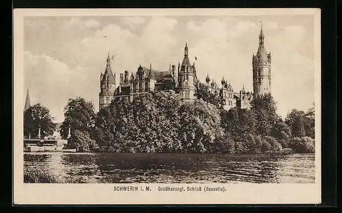 AK Schwerin i. M., Grossherzogliches Schloss von der Seeseite