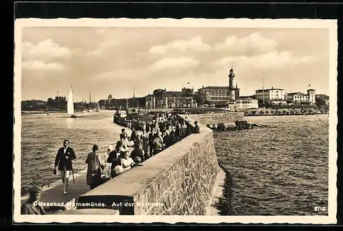 AK Ostseebad Warnemünde, Auf der Westmole