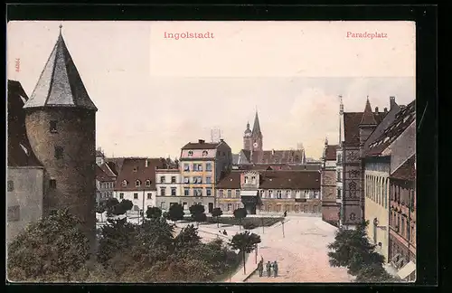 AK Ingolstadt, am Paradeplatz mit Blick auf die Kirche