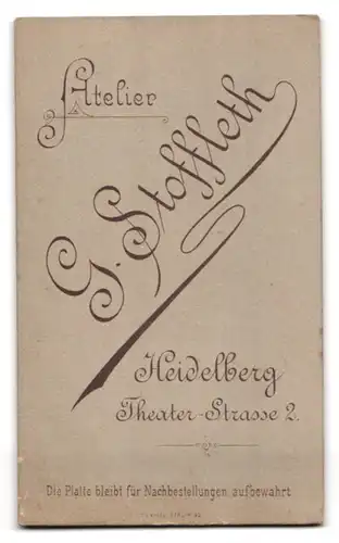 Fotografie G. Stoffleth, Heidelberg, Theater-Str. 2, Junge Dame in modischer Kleidung