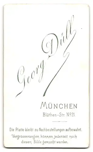 Fotografie Georg Düll, München, Blüthen-Str. 21, Kleines Mädchen im Kleid mit Halskette