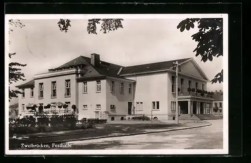 AK Zweibrücken, Gaststätte Festhalle mit Strasse