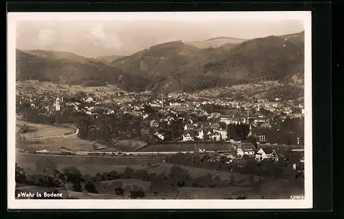 AK Wehr / Baden, Totalansicht mit Gebirge im Hintergrund