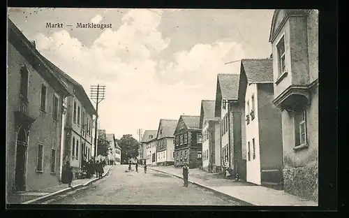 AK Markt Markleugast, Strassenpartie mit Anwohnern