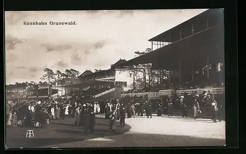 AK Grunewald, Besucher an der Rennbahn zum Pferdesport