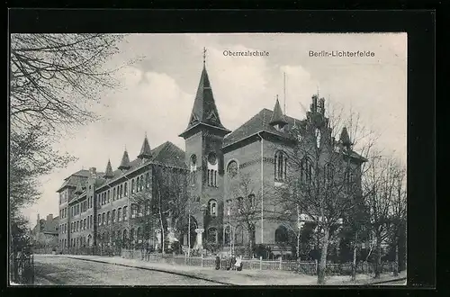 AK Berlin-Lichterfelde, Kinder vor der Oberrealschule