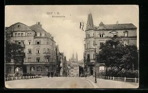 AK Hof i. B., Wörthstrasse mit Passanten