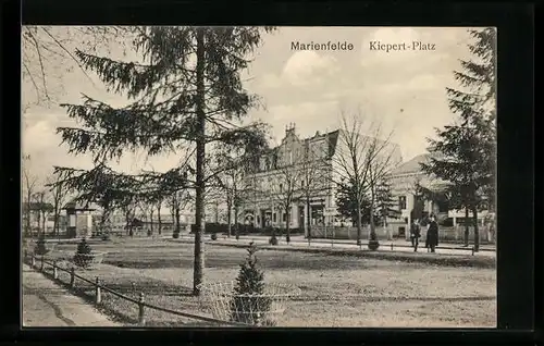AK Berlin-Marienfelde, Kiepert-Platz mit Anlagen und Restaurant