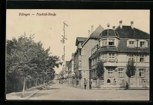 AK Villingen, Friedrich-Strasse mit Abzweig und Soldaten