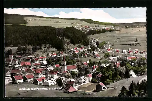 AK Lenzkirch (Schwarzwald), Ortsansicht aus der Ferne mit Blick auf die Kirche und Landschaft