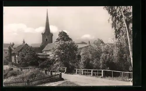 AK Herrenhof (Krs. Gotha), Ortsansicht mit Blick auf die Kirche