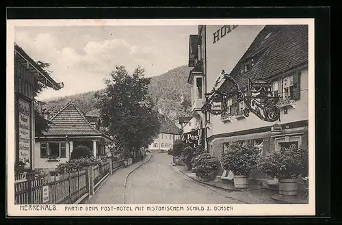 AK Herrenalb, Strassenpartie am Post-Hotel mit historischem Schild Zum Ochsen