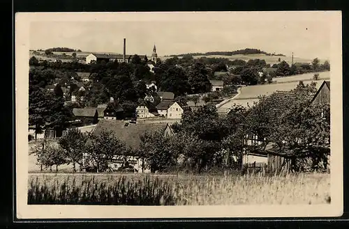 AK Schönbach (Oberlausitz), Ortsansicht aus der Ferne mit Blick auf die Kirche