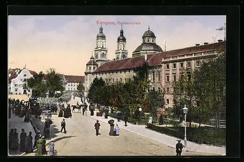 AK Kempten /Allgäu, Residenzplatz zur Mittagszeit
