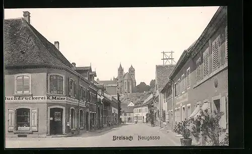 AK Breisach, Partie in der Neugasse mit Buchdruckerei K. Maier und Burgberg