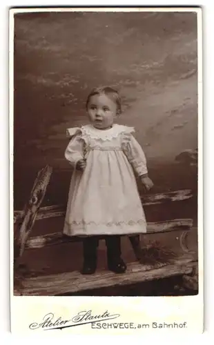 Fotografie Atelier Stautz, Eschwege, süsses junges Mädchen im Kleid