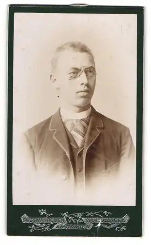 Fotografie Gustav Frölich, Nördlingen, am Graben, bürgerlicher Herr mit Brille