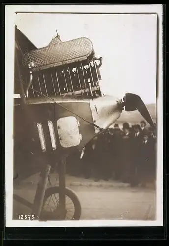 Fotografie M. Rol, Paris, Ansicht Marseille, Flugzeug Albatros von Pilot Hirth, Motorblock mit Propeller