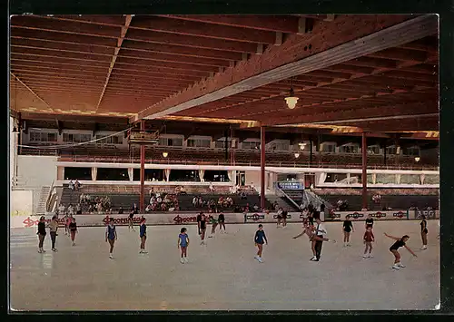 AK Oberstdorf /Allgäu, Erstes deutsches Sommer- und Winter-Kunsteisstadion, Innenansicht