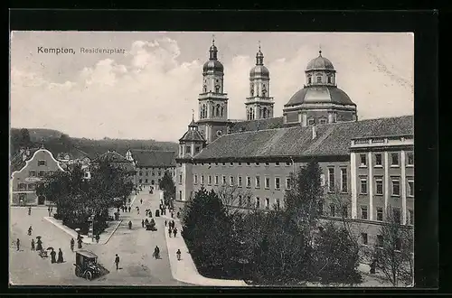 AK Kempten, Passanten auf dem Residenzplatz