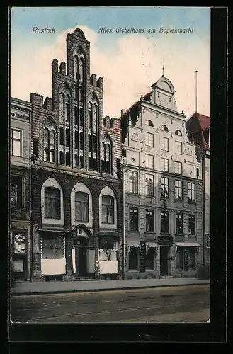 AK Rostock, Altes Giebelhaus am Hopfenmarkt