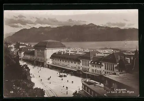 AK Lausanne, La gare et les alpes, Bahnhof