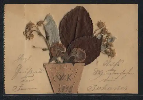 Trockenblumen-AK Wildblumenstrauss in einem tonfarbenen Übertopf, echte getrocknete aufgeklebte Blume