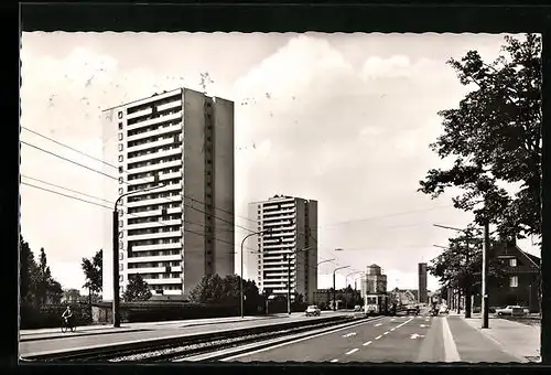 AK Ludwigshafen a. Rhein, Saarlandstrasse mit Hochhäuser Hannes u. Peter