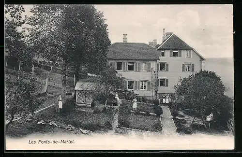 AK Les Ponts-de-Martel, Blick in den Garten eines Gebäudes