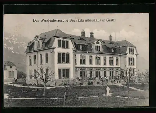 AK Grabs, Waldenbergisches Bezirkskrankenhaus mit Arzt im Garten