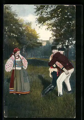 AK Kleinrussische ruthenische Typen, Frau schaut zwei Ringern zu