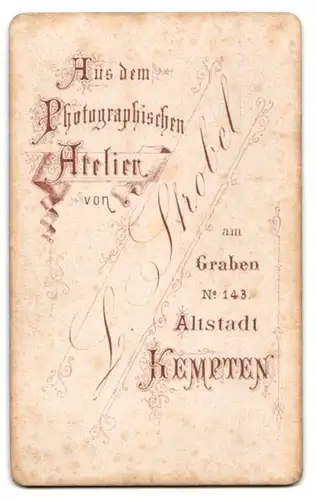 Fotografie L. Strobel, Kempten, am Graben 143, Betagter Herr mit Flieg im Gehrock