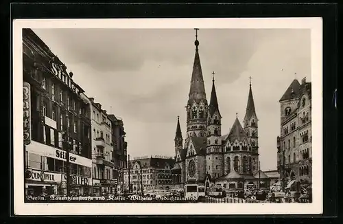 AK Berlin-Charlottenburg, Tauentzienstrasse mit Geschäften und Kaiser-Wilhelm-Gedächtniskirche, Strassenbahn