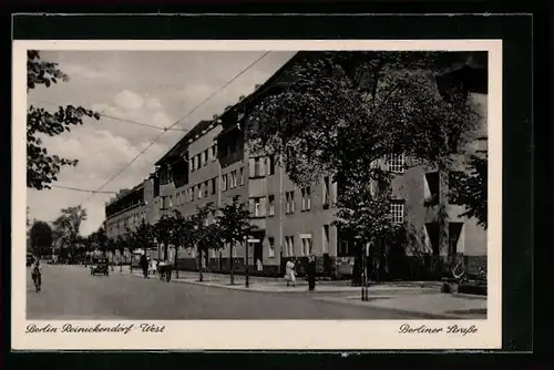 AK Berlin-Reinickendorf, Berliner Strasse mit Wohnhäusern