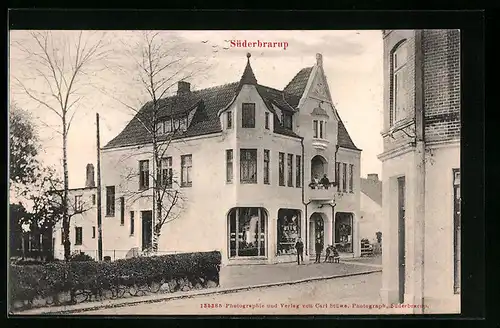 AK Süderbrarup, Geschäftshaus mit Schaufenstern, Strassenansicht