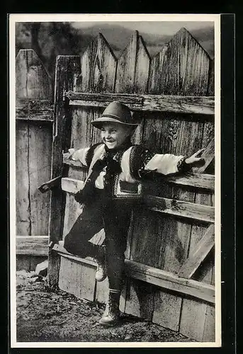 AK Podk. Rus. Rachovský síbal, Ukrainischer Junge in Tracht