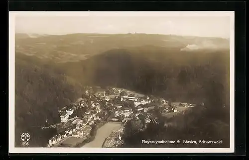 AK St. Blasien /Schwarzwald, Teilansicht, Fliegeraufnahme