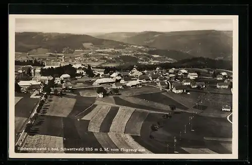 AK Höhenschwand i. bad. Schwarzwald, Teilansicht, Fliegeraufnahme