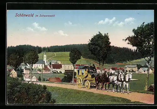AK Schönwald im Schwarzwald, Postkutsche auf einem Feldweg mit Kirche
