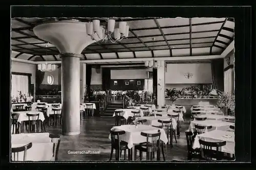 AK Schneidhain i. Taunus, Gasthaus Rothenbächer, Gesellschaftssaal, Innenansicht