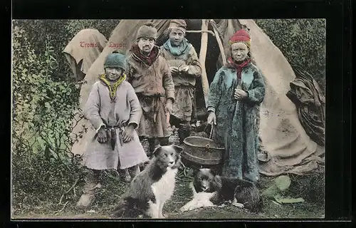 AK Tromsö, Lapper, Samen-Familie mit Hunden