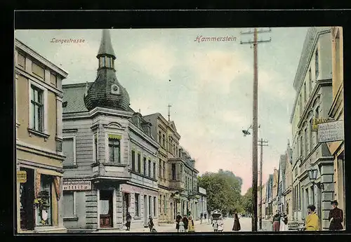 AK Hammerstein, Langestrasse mit Passanten und Buchhandlung